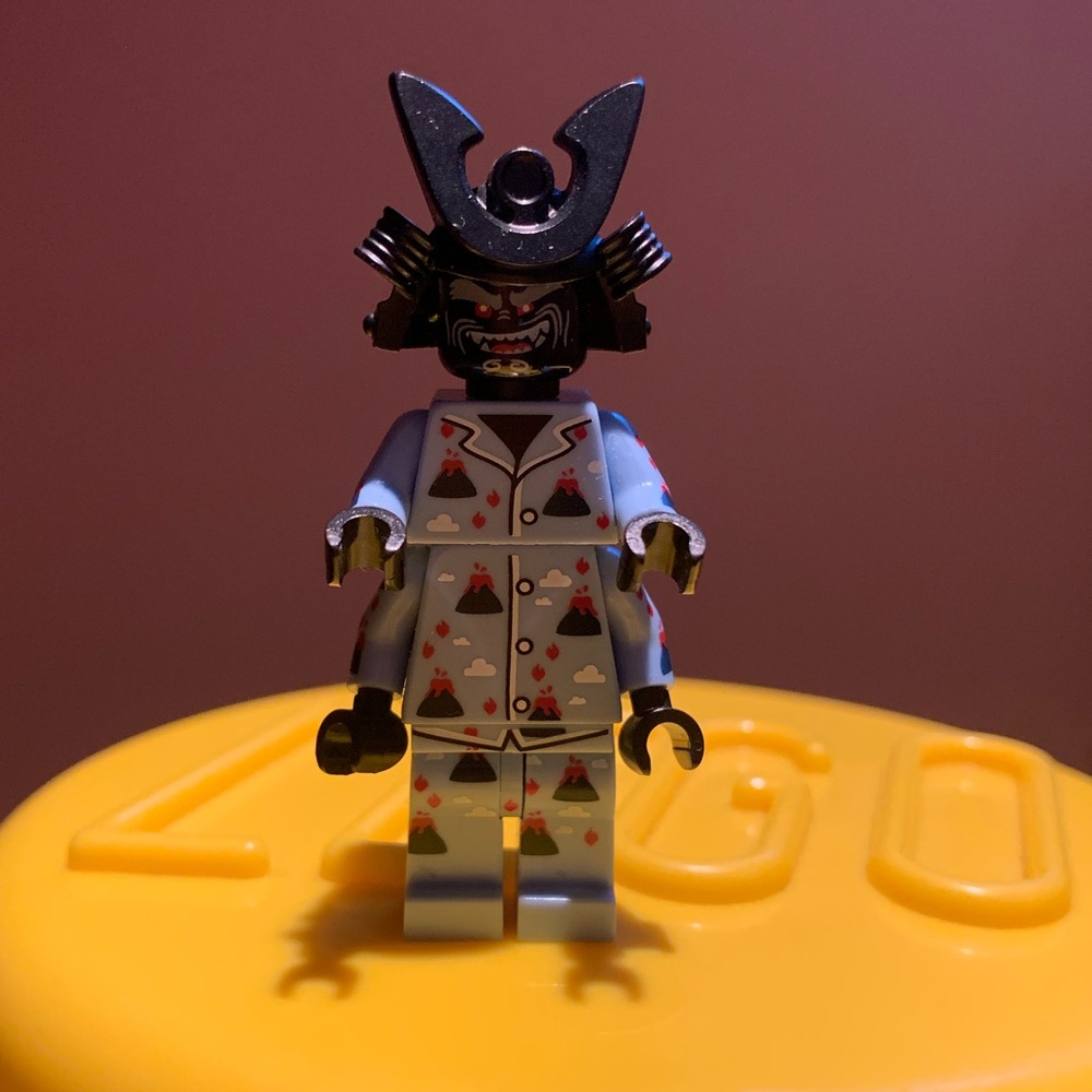 Lego Volcano Garmadon Minifigure - Picture 7 of 10